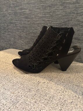 Vince Camuto Black Laser-Cut Lace-Up Peep Toe Heels